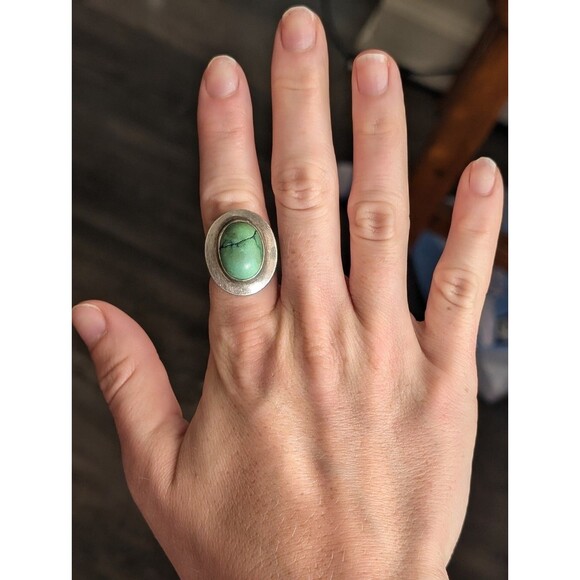 Vintage Navajo Green Turquoise Ring Cabochon Sterling Silver Size 8 Old Pawn - Picture 7 of 8